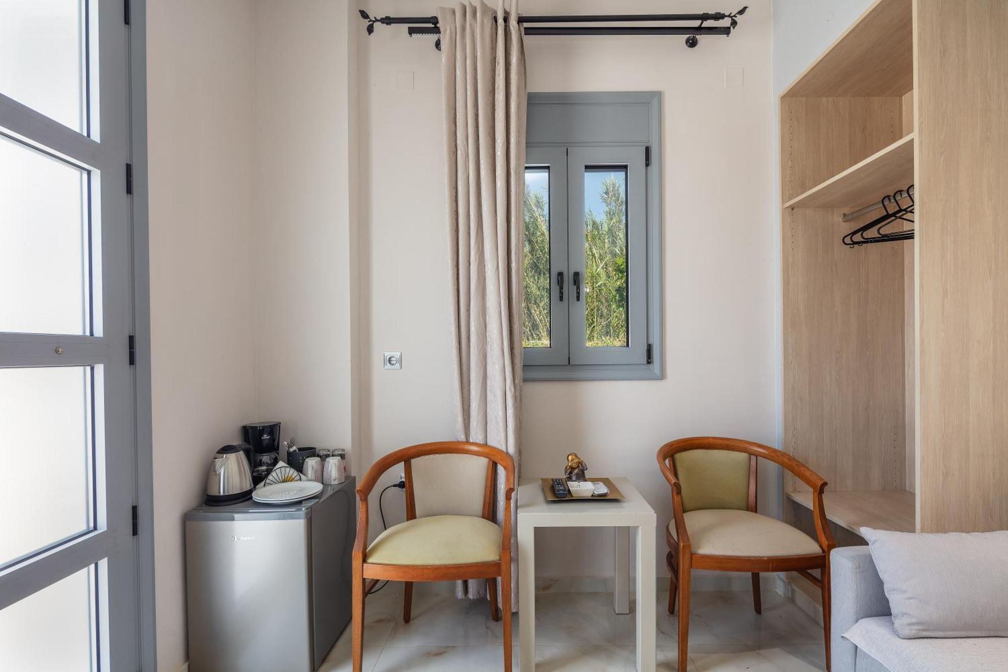 Hotel Iosifina, 80 Metres From Episkopi Beach! Dhramia Номер фото
